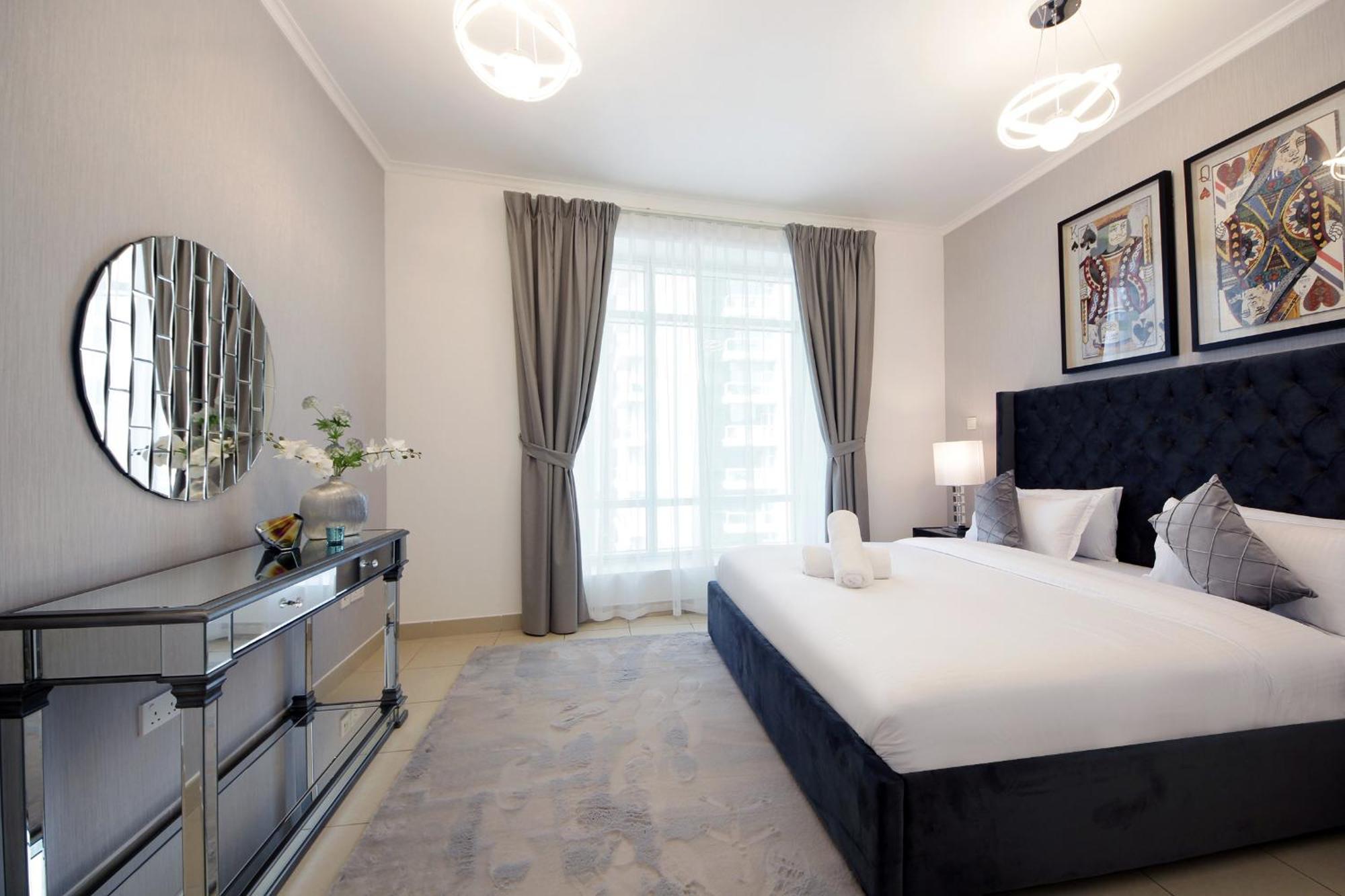 Stylish 2 Bedroom With Stunning Downtown View - Burj Views Tower East Apartment *