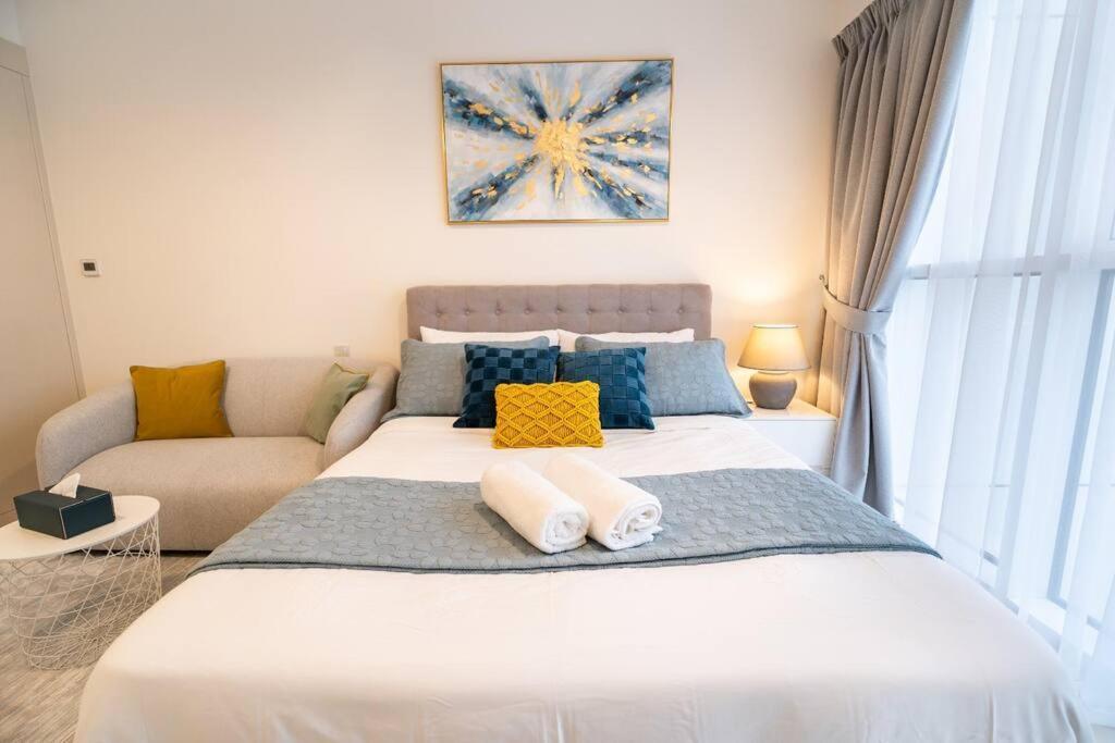 Stylish At Carson A, Damac Hills Apartment *