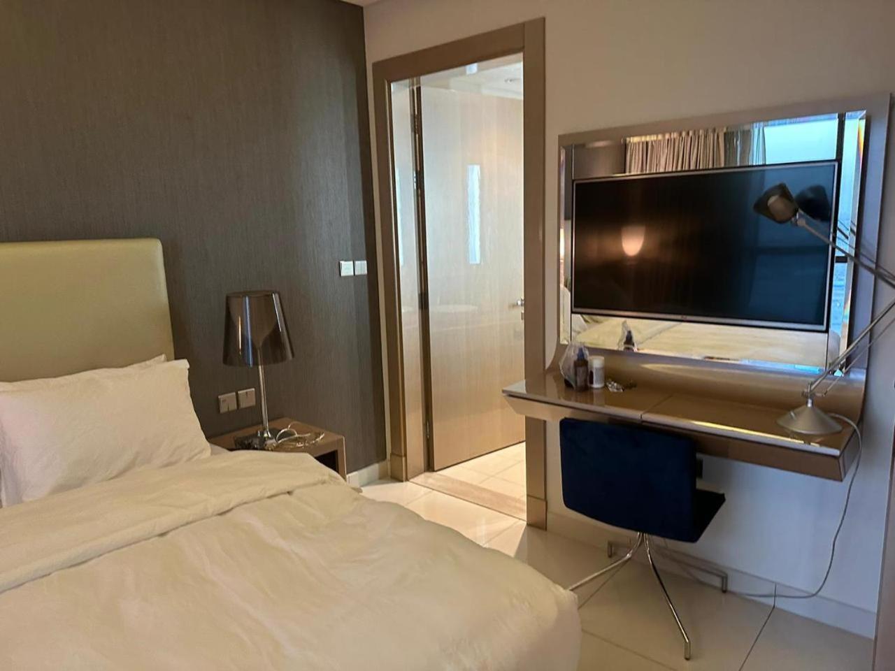 Apartment Damac Paramount Towers *