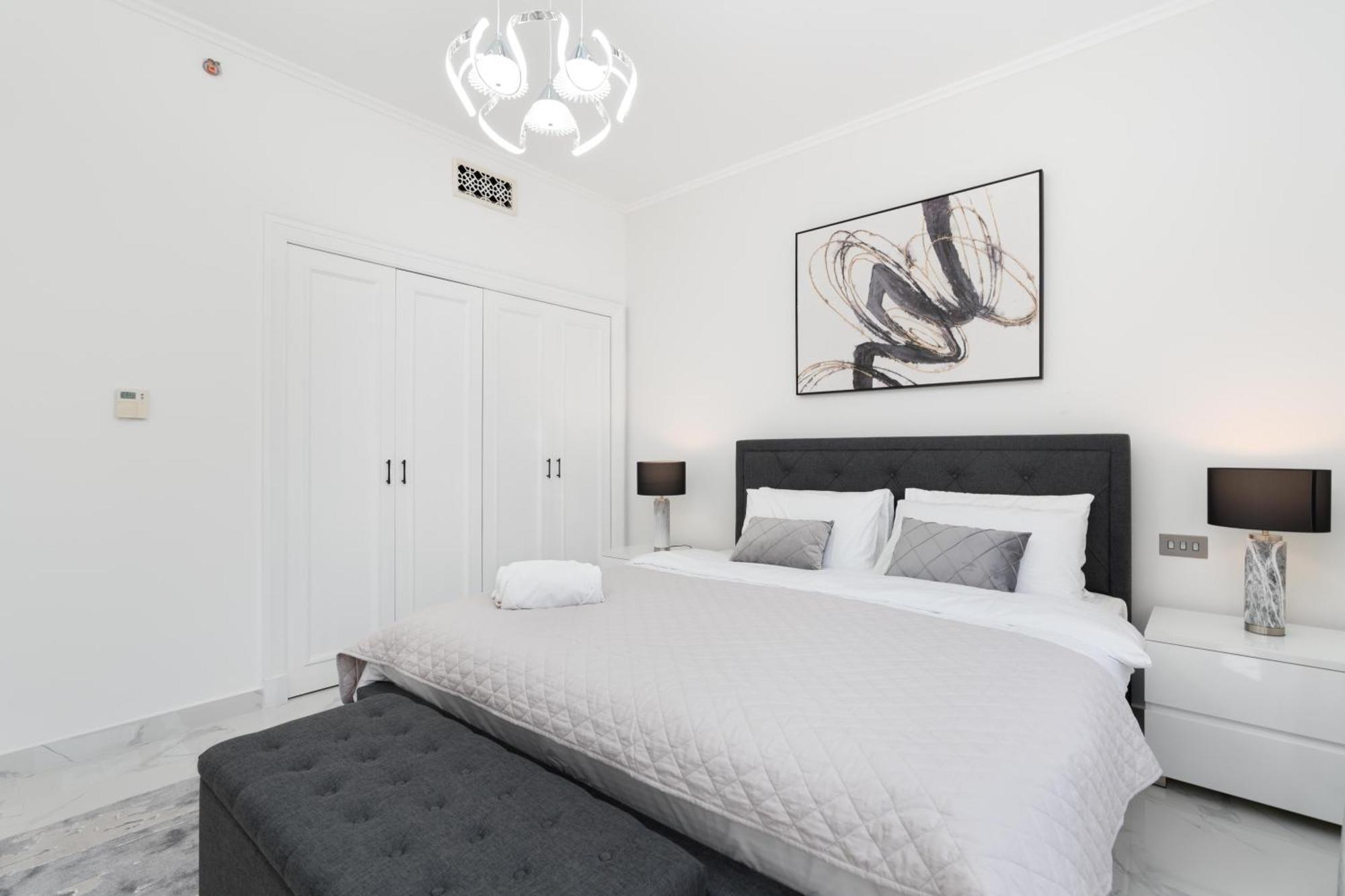 Mystic - Fully Renovated Spacious 2br Apt. With Burj Views