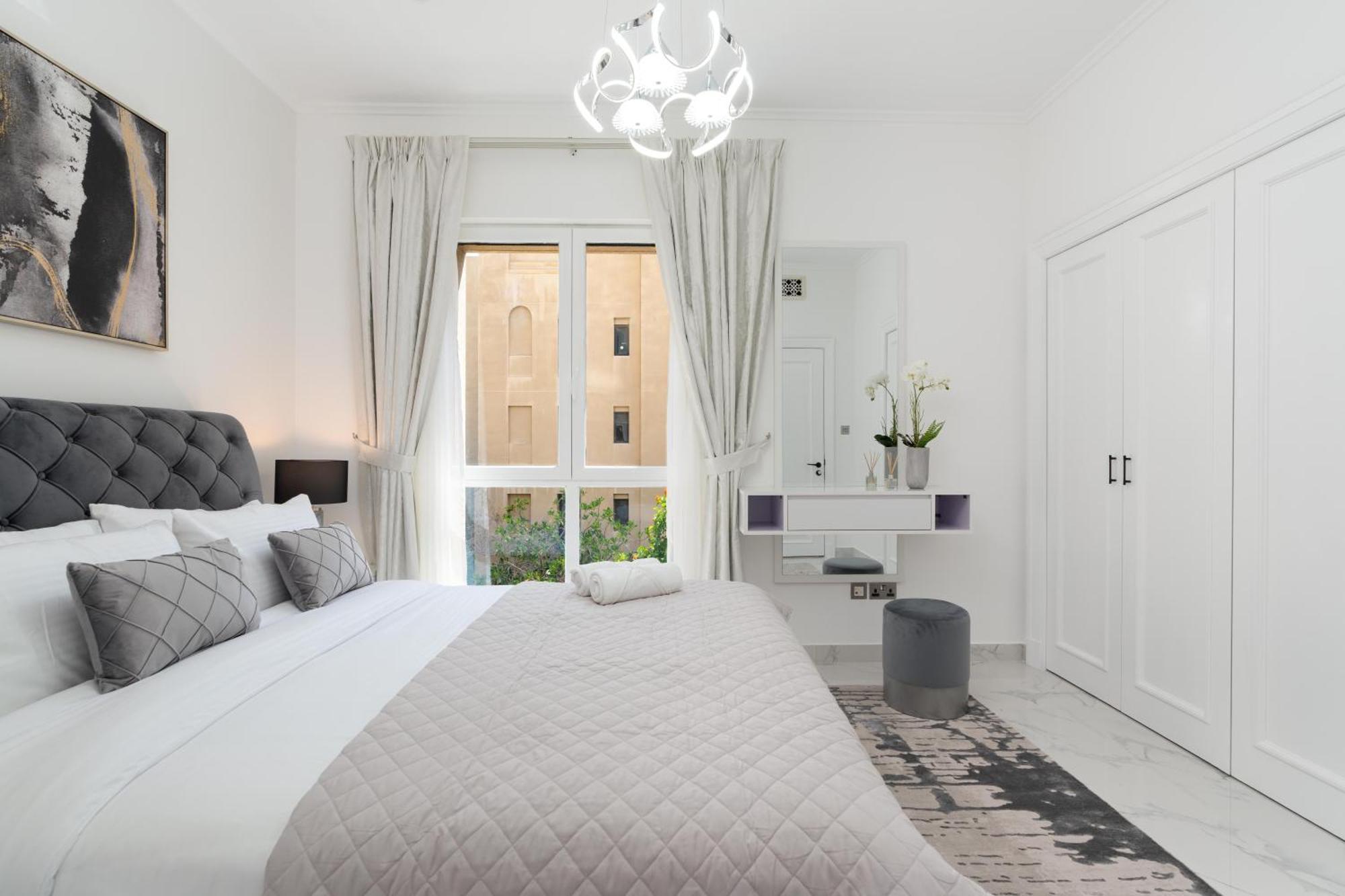 Apartment Mystic - Fully Renovated Spacious 2br Apt. With Burj Views