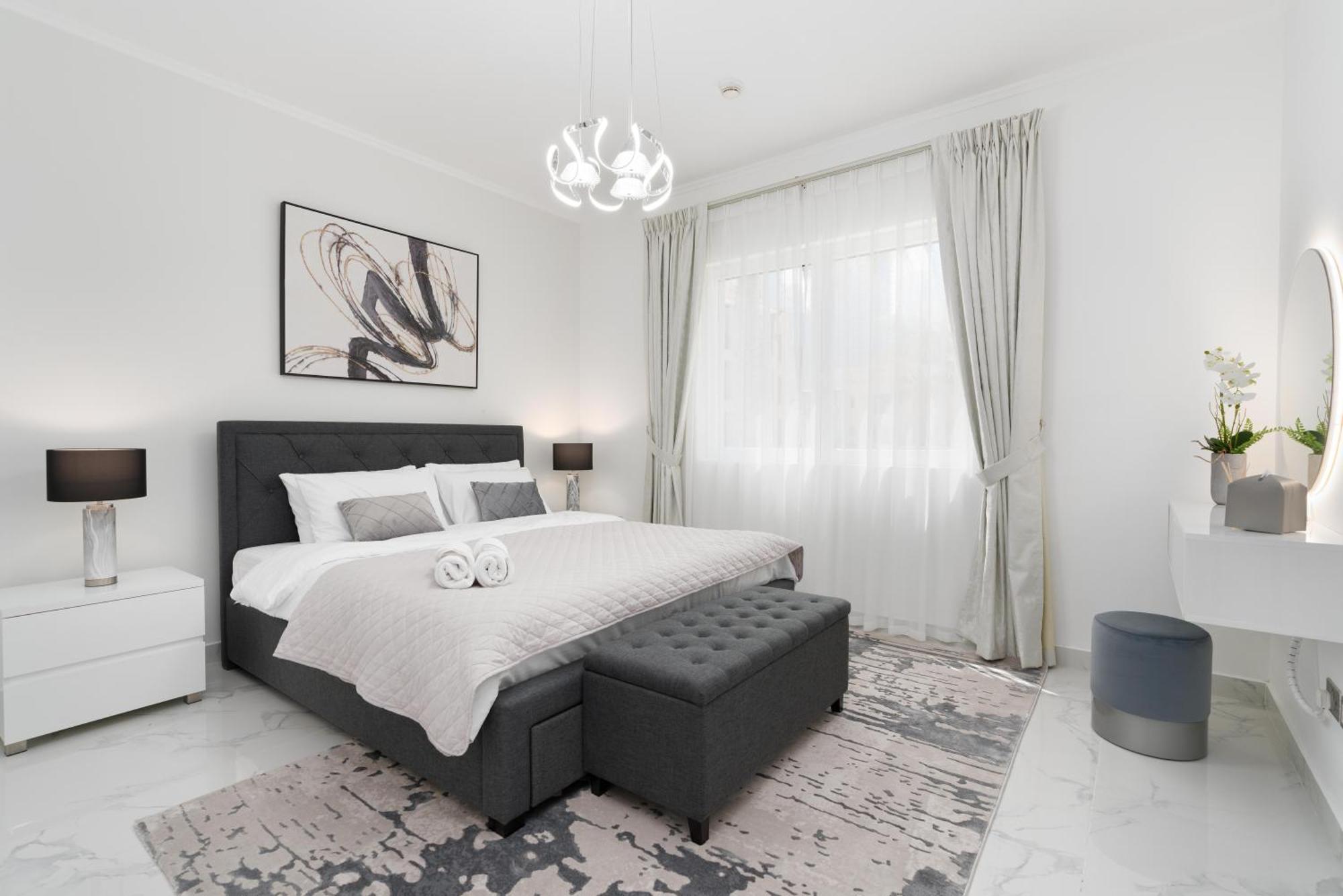 Mystic - Fully Renovated Spacious 2br Apt. With Burj Views *