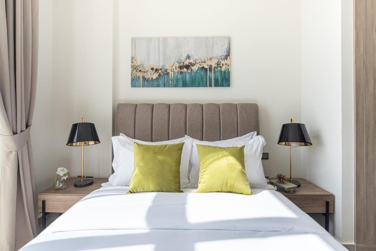 Frank Porter - Majestique Apartment Dubai