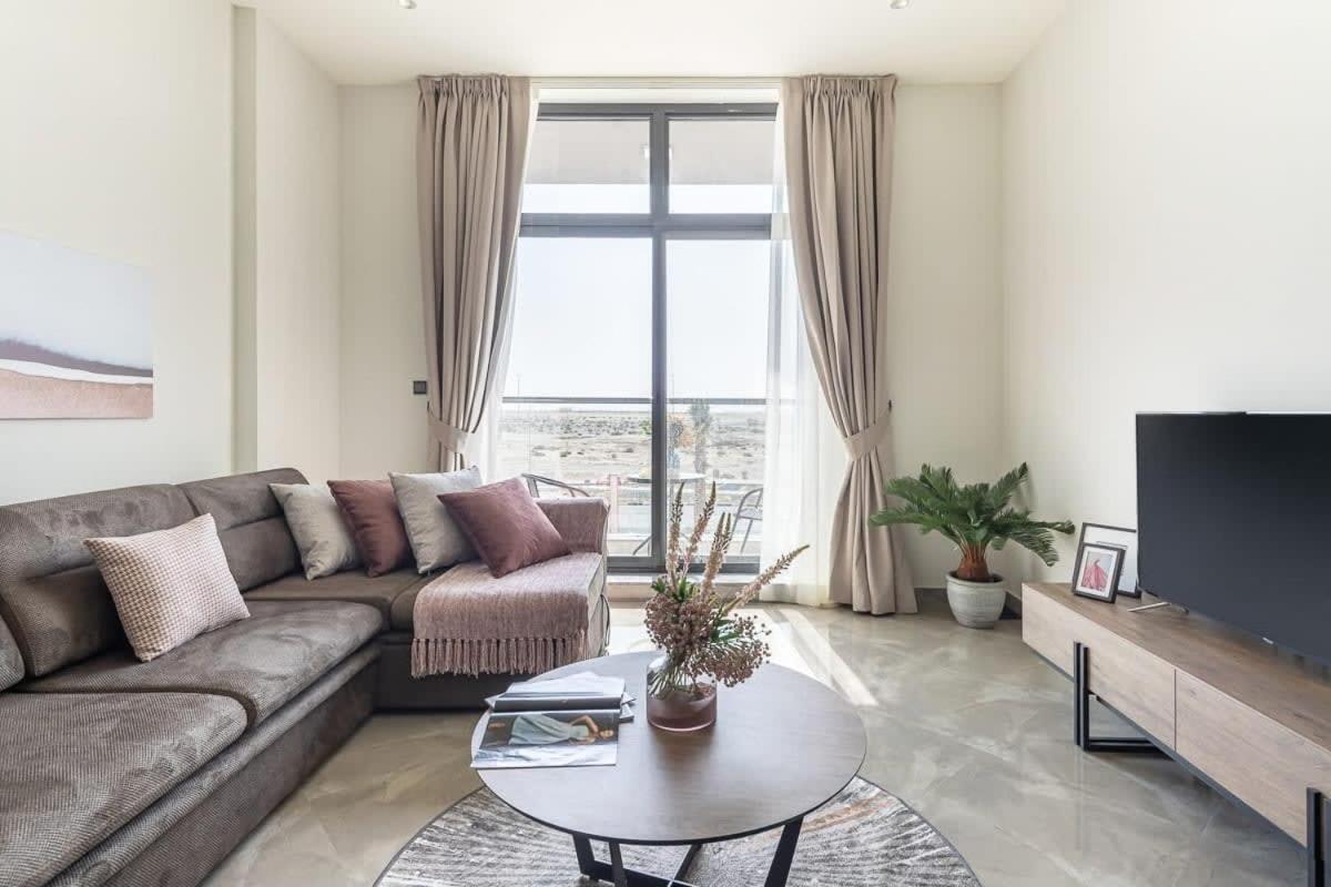 Frank Porter - Majestique Apartment *
