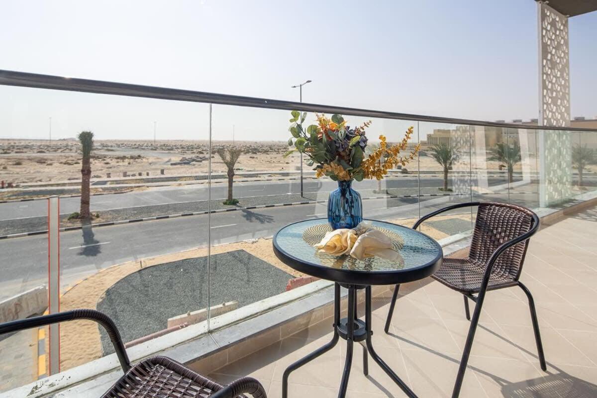 Frank Porter - Majestique Apartment