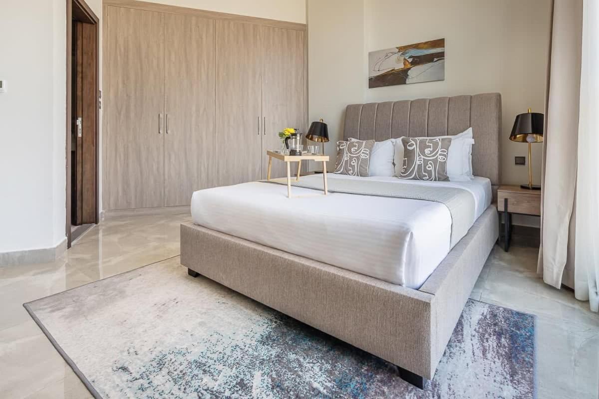 Frank Porter - Majestique 2 Apartment
