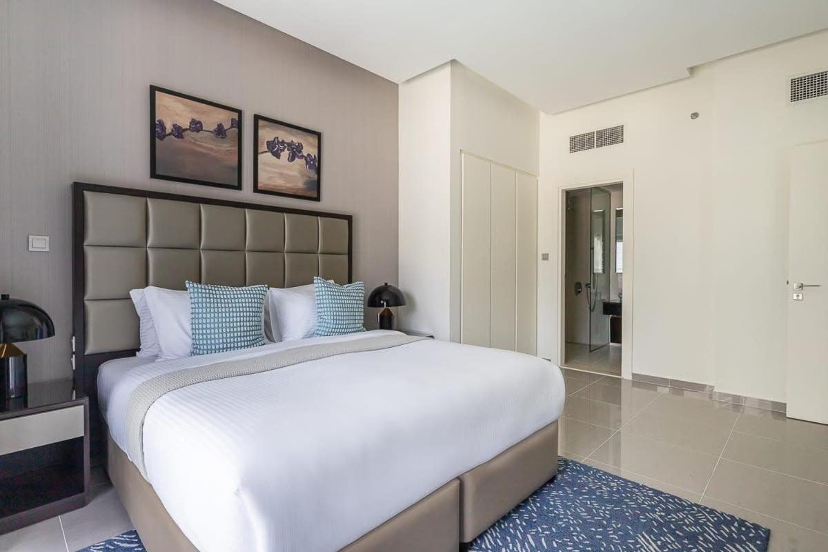 Frank Porter - Majestine 1 * Dubai