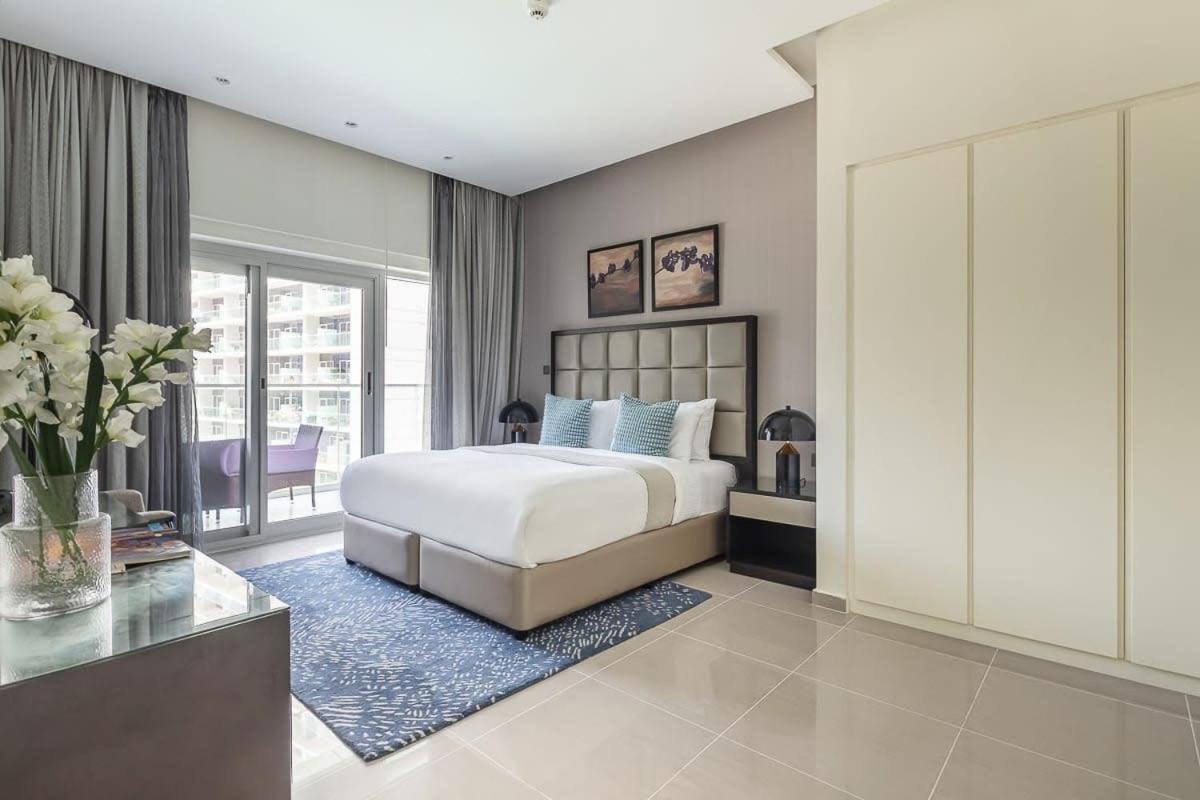 Frank Porter - Majestine 1 Apartment Dubai