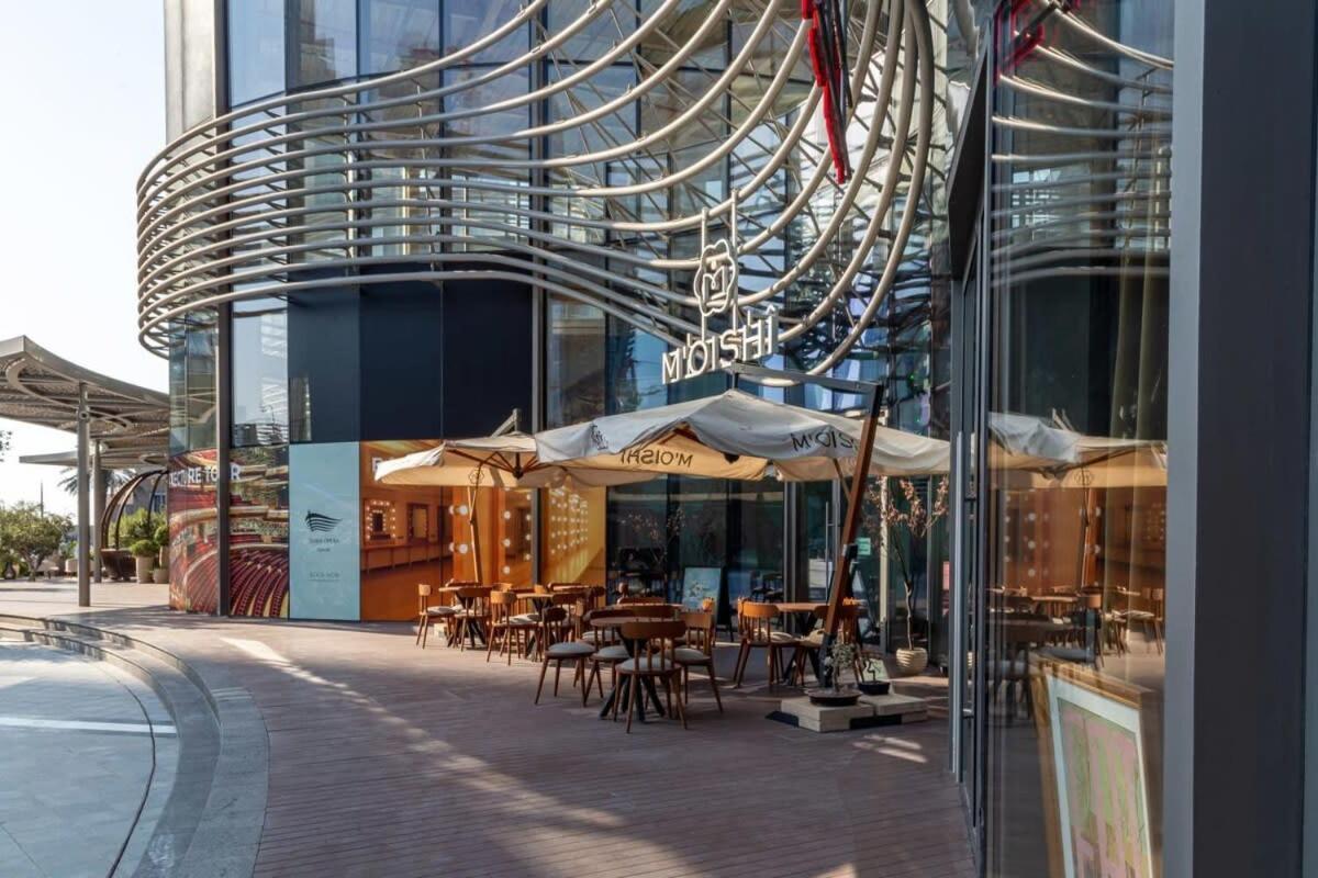 Frank Porter - Boulevard Heights Apartment Dubai