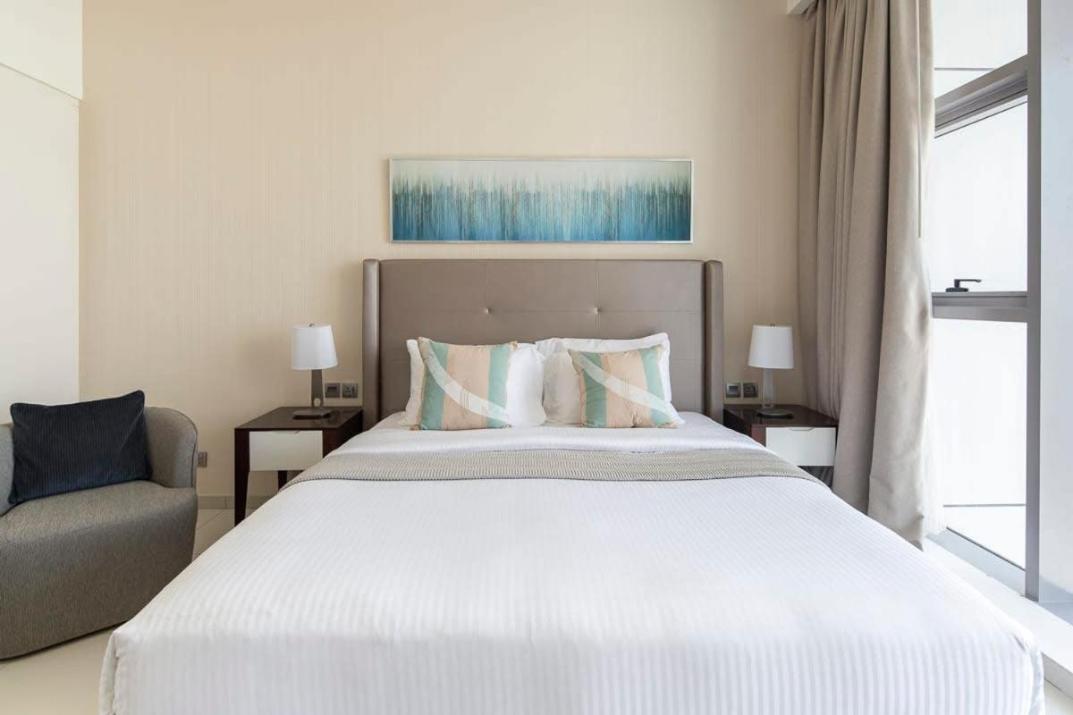 Frank Porter - Avanti Tower Apartment