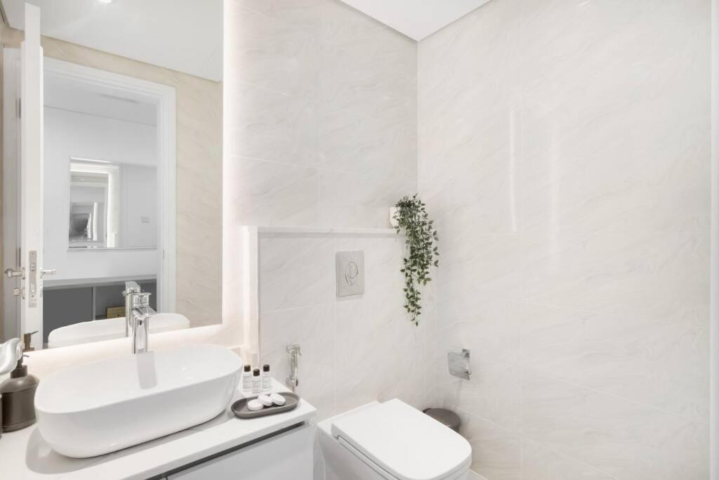 First Class 1br Modern And Spacious Apartment *