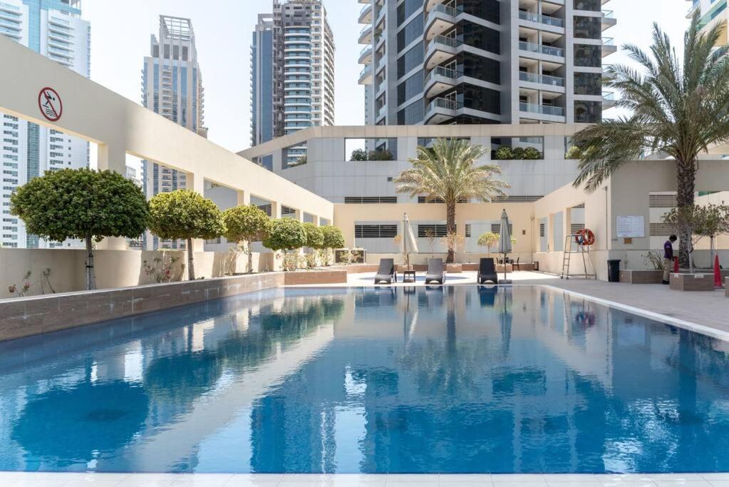 First Class 1br Modern And Spacious Apartment