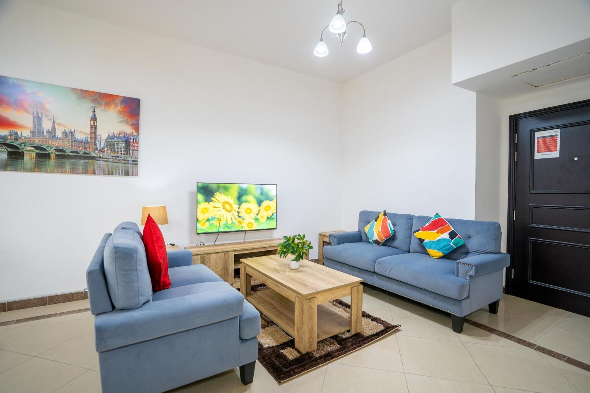 Rh- Experience Comfort And Convenience In Our 2br, Al Barsha Apartment *