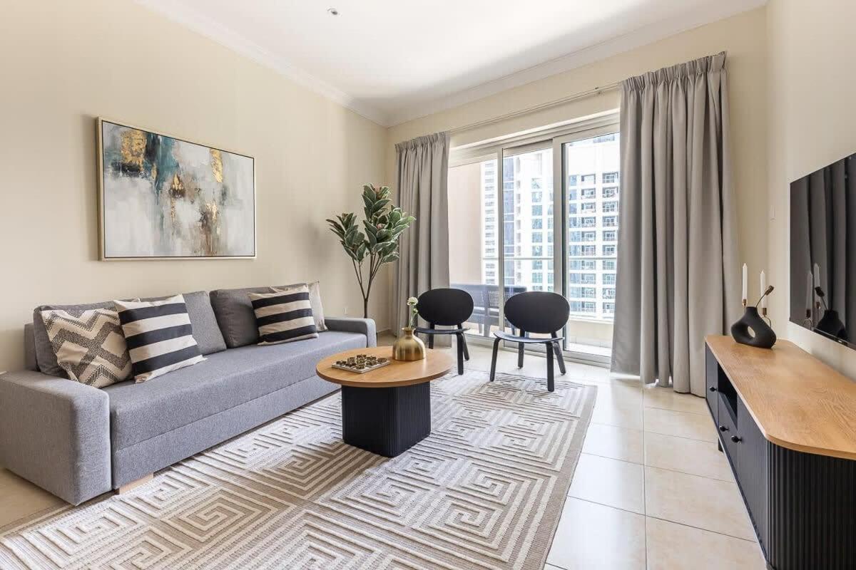 Frank Porter - Marina Heights 1 Apartment *