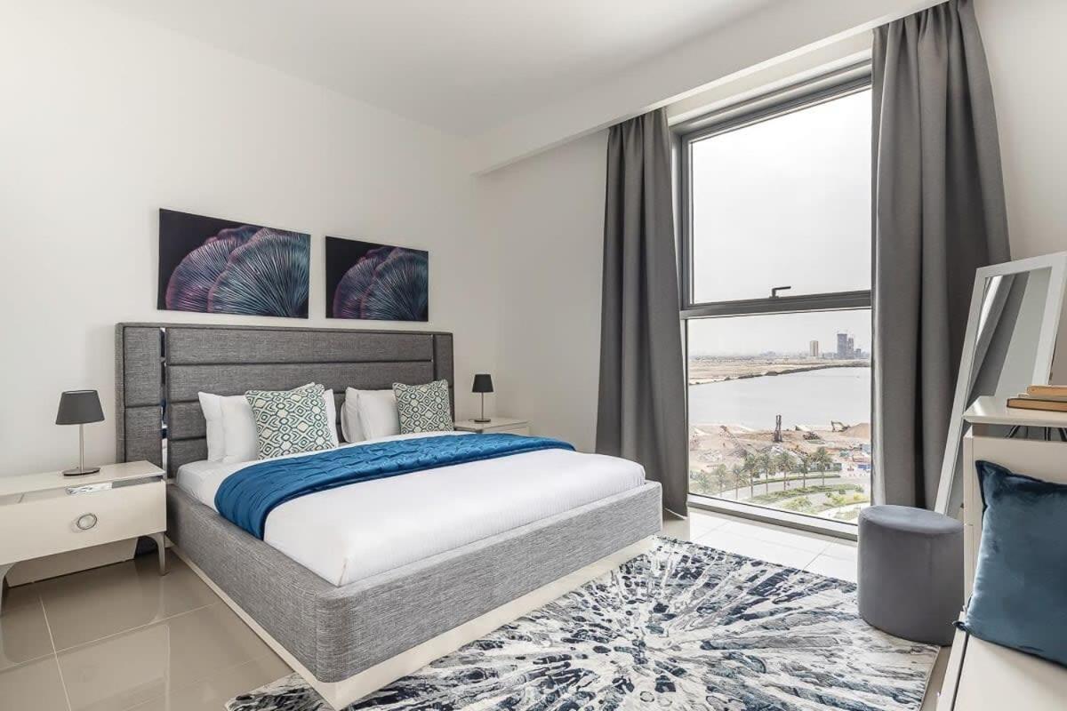 Frank Porter - 17 Icon Bay Apartment Dubai