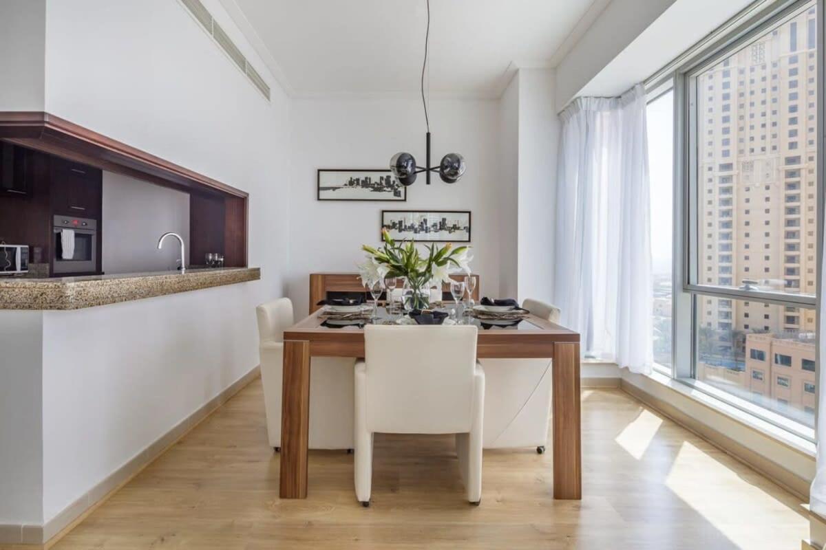 Frank Porter - Beauport Apartment