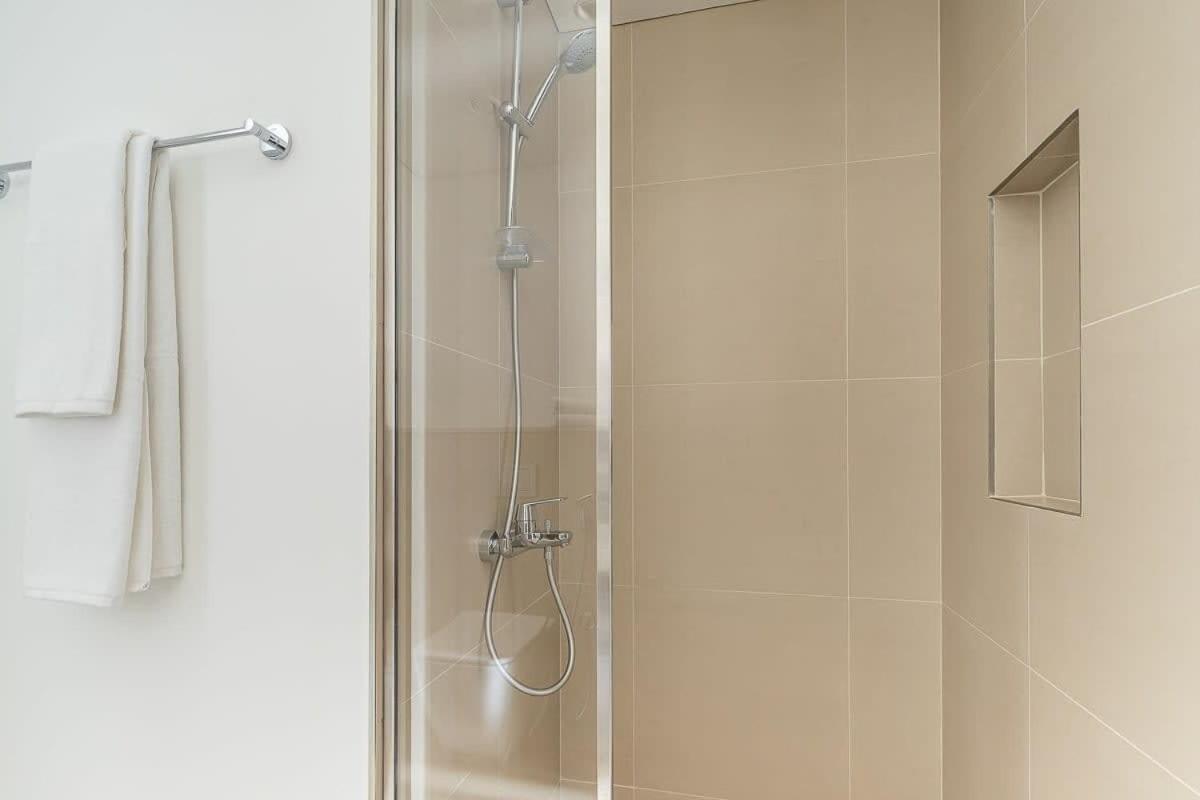 Apartment Frank Porter - 17 Icon Bay *