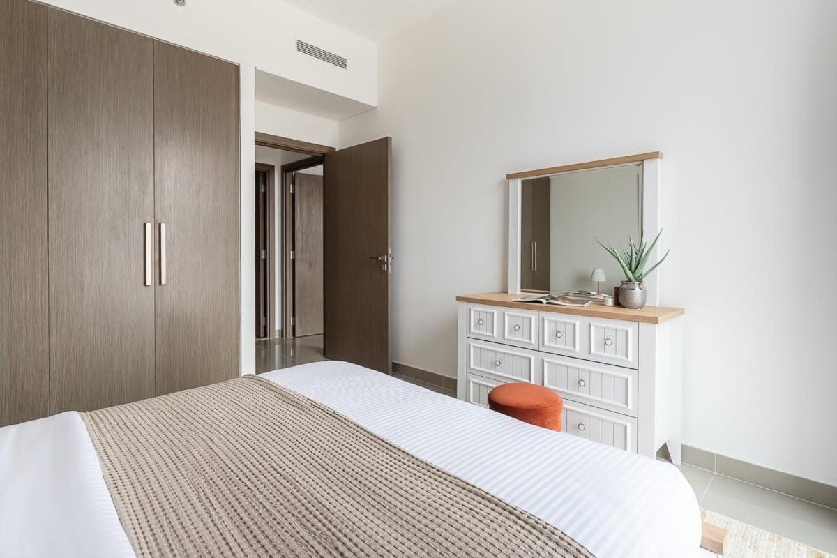 Apartment Frank Porter - 17 Icon Bay *