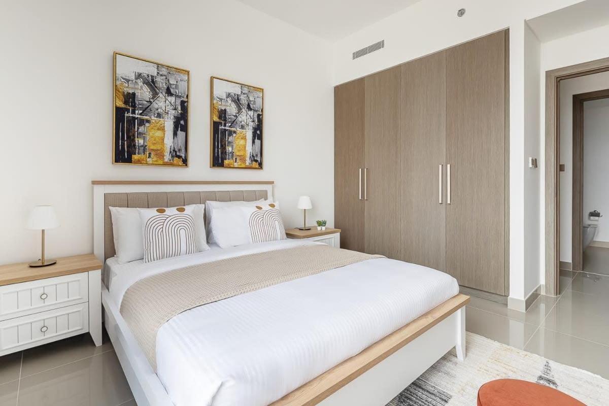 Frank Porter - 17 Icon Bay Apartment Dubai