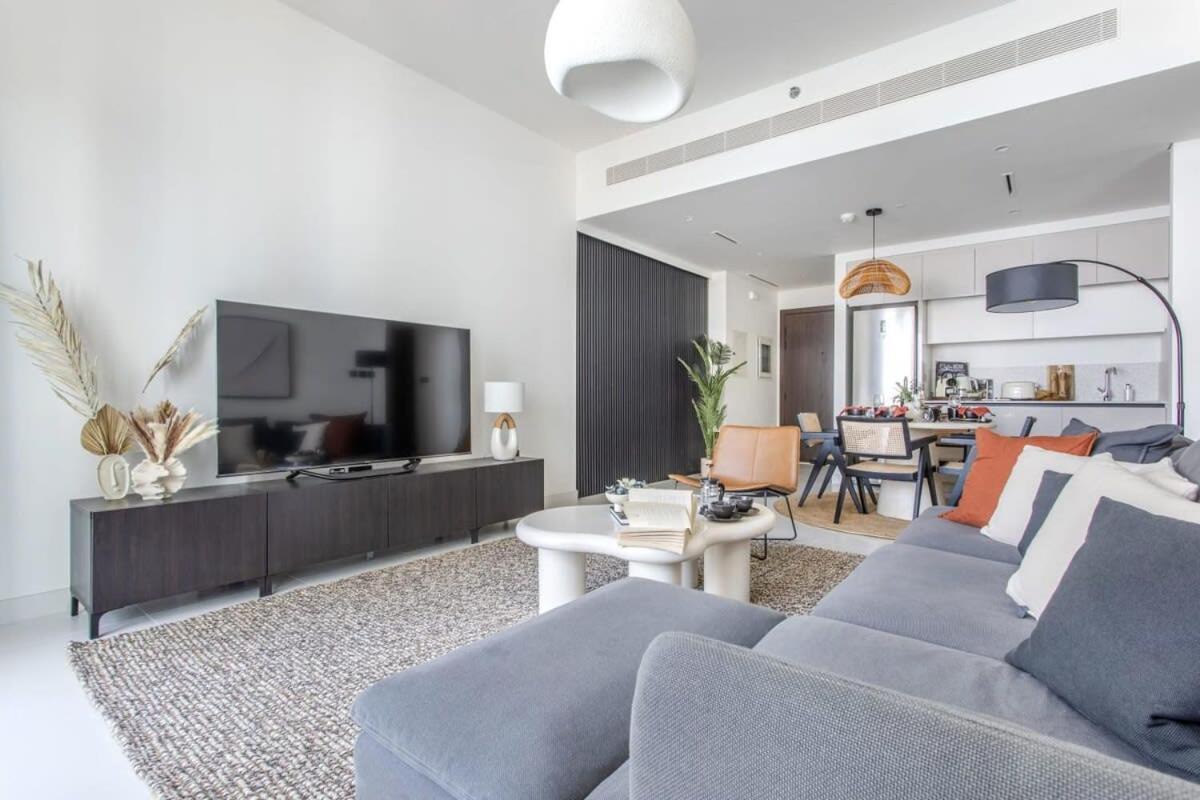 Frank Porter - Marina Vista T2 * Dubai