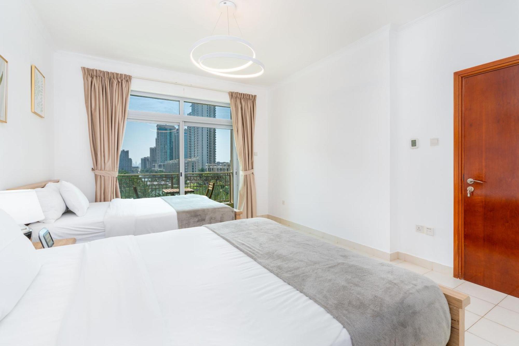 Apartment Lux I Tower I Lakes View