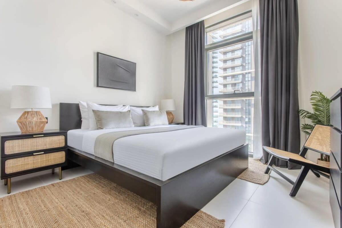 Frank Porter - Marina Vista T2 Apartment Dubai