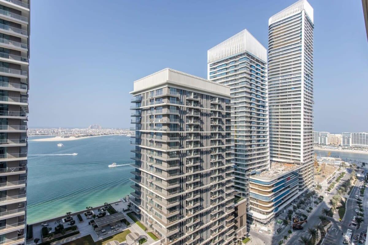 Frank Porter - Marina Vista T2 Apartment Dubai