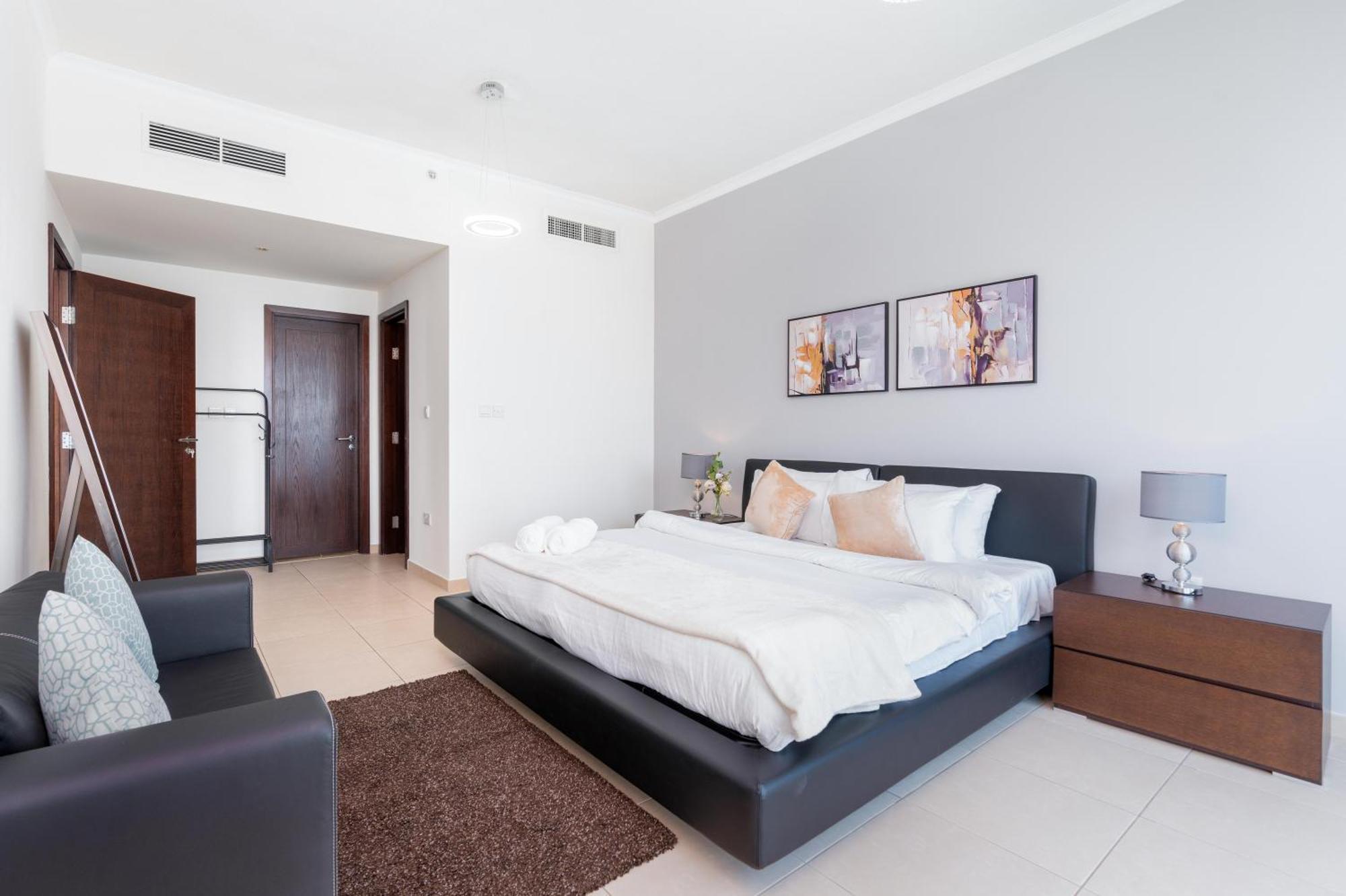Incredible Fountain Views 2. 5 Bedroom Burj Residences *