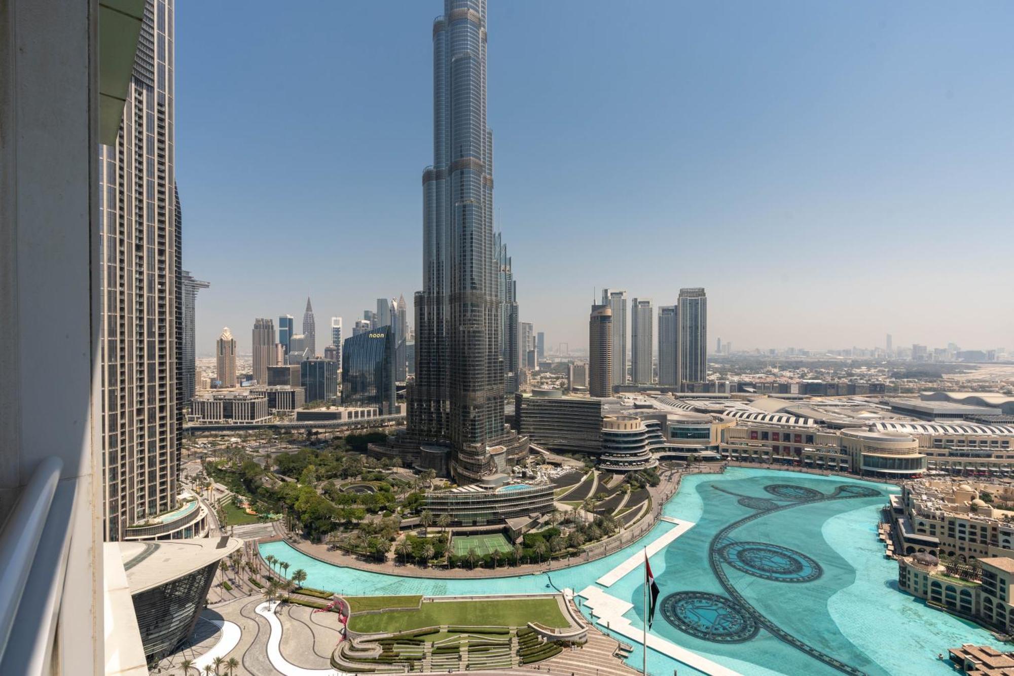Incredible Fountain Views 2. 5 Bedroom Burj Residences *