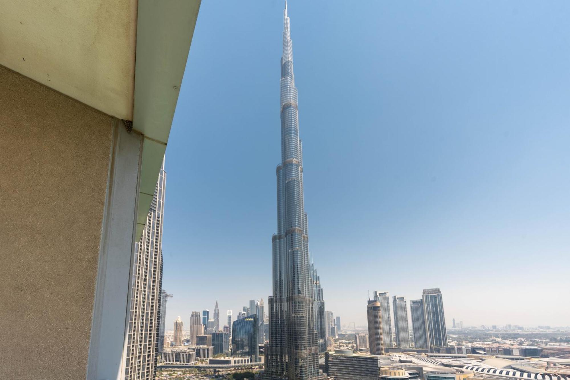 Incredible Fountain Views 2. 5 Bedroom Burj Residences *