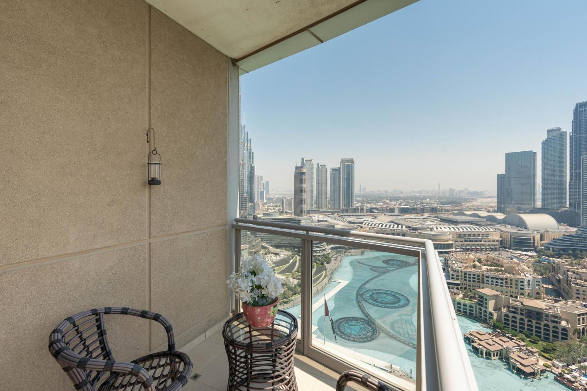 Incredible Fountain Views 2. 5 Bedroom Burj Residences *