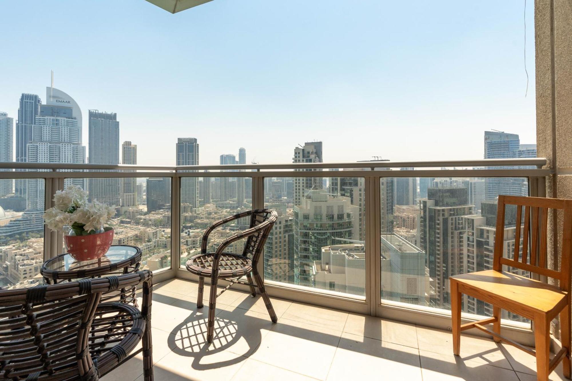 Incredible Fountain Views 2. 5 Bedroom Burj Residences Apartment