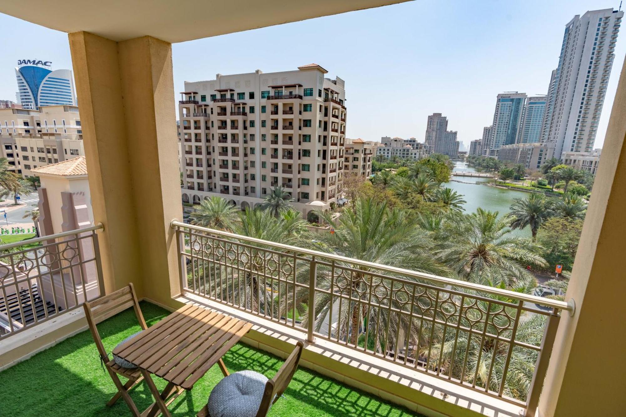 Lux I Tower I Lakes View Apartment Dubai