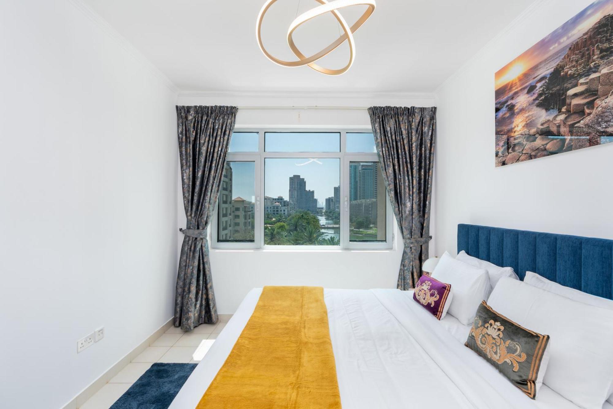 Lux I Tower I Lakes View Apartment *