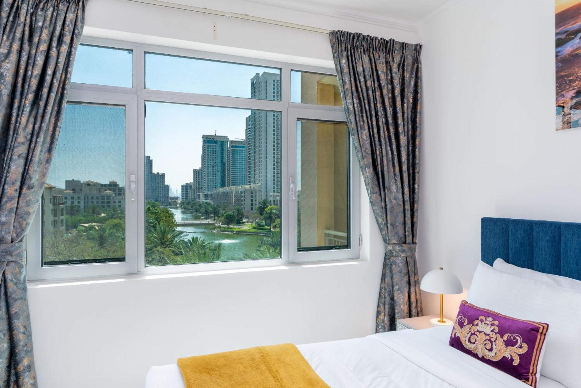 Apartment Lux I Tower I Lakes View