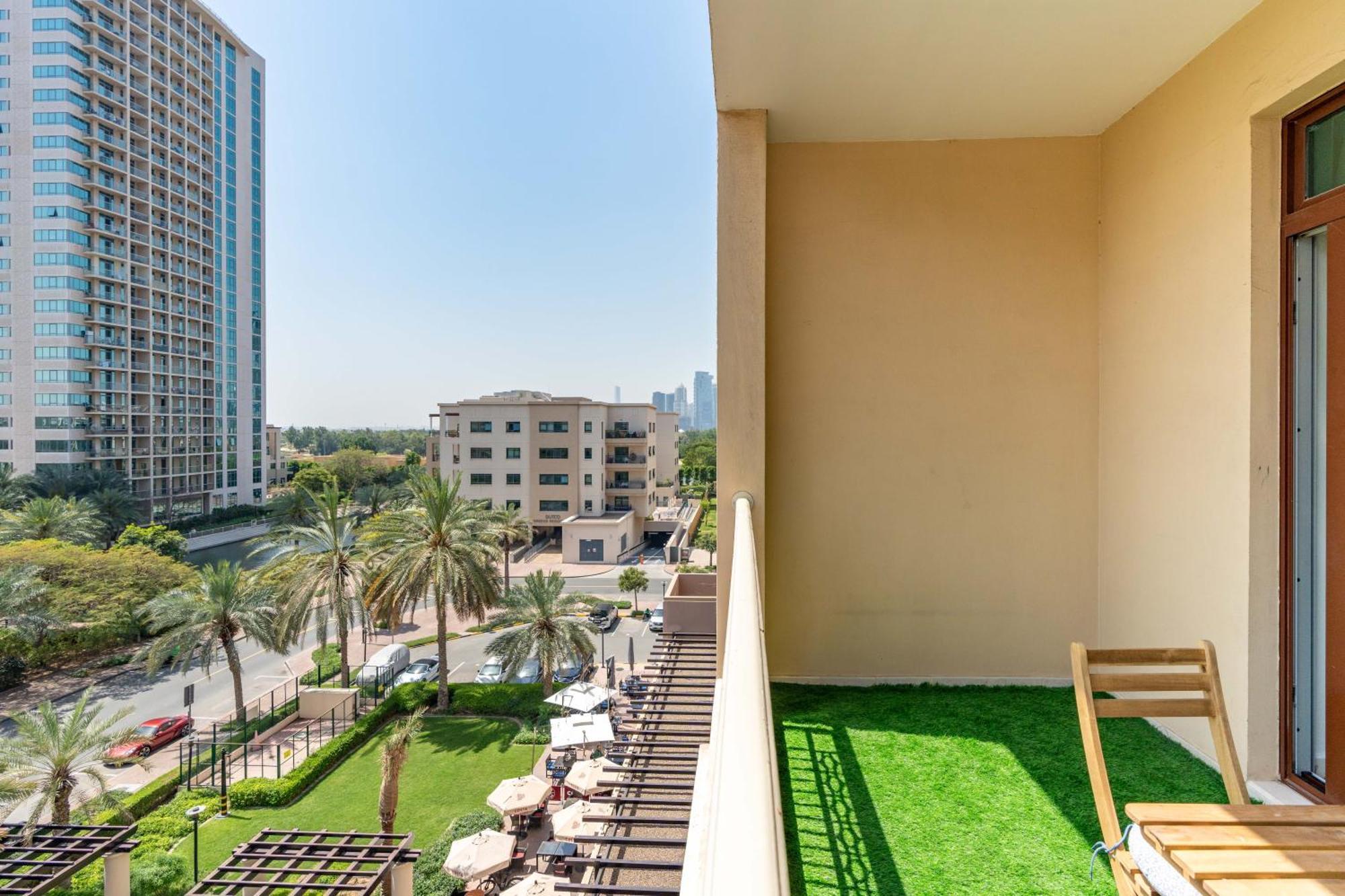 Apartment Lux I Tower I Lakes View