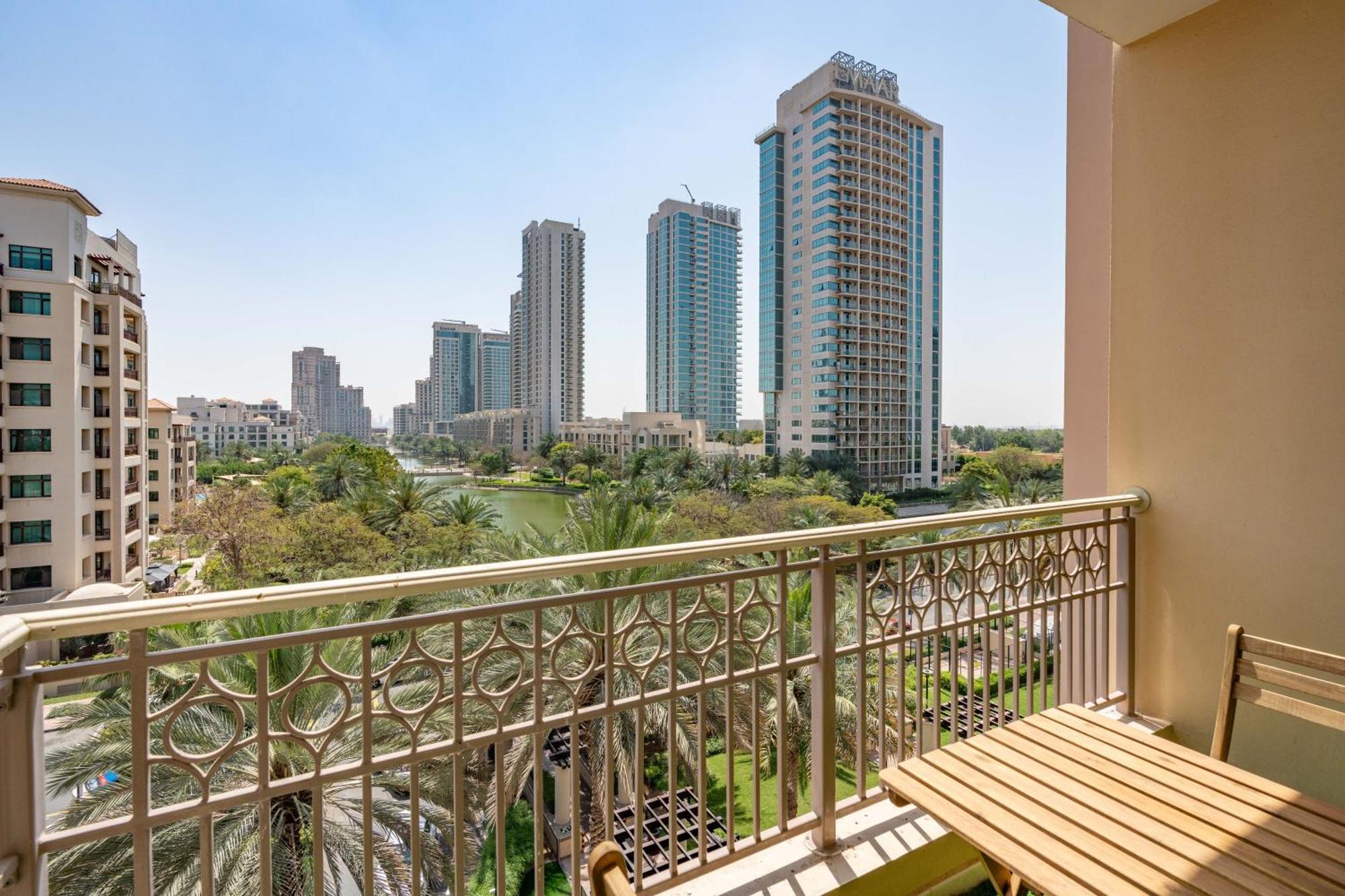 Lux I Tower I Lakes View Dubai