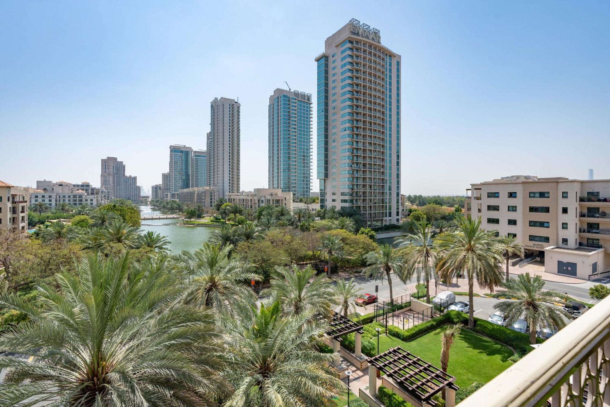 Lux I Tower I Lakes View Apartment *