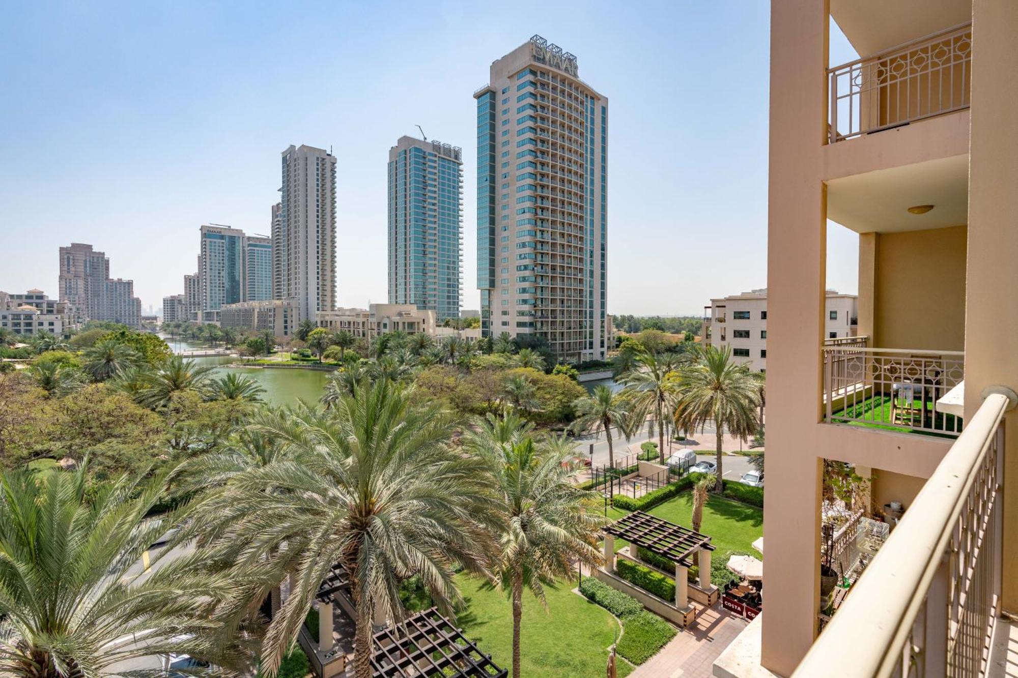 Apartment Lux I Tower I Lakes View