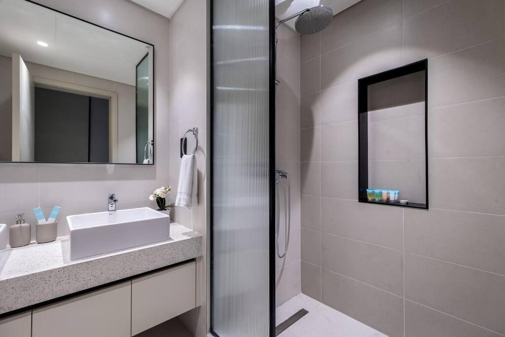 Goldbest - 2bdr Marina View Dubai