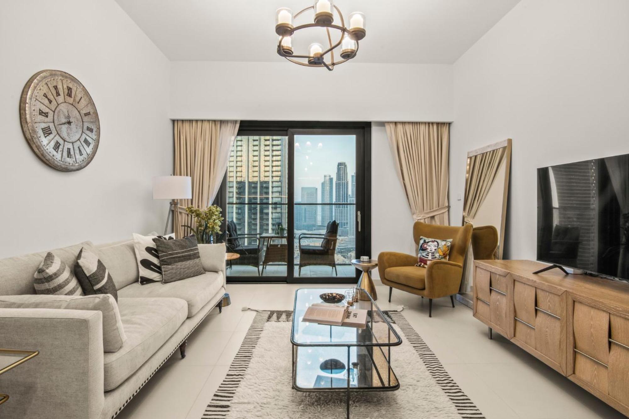 High Floor - Stylish Design - 3br+maids * Dubai
