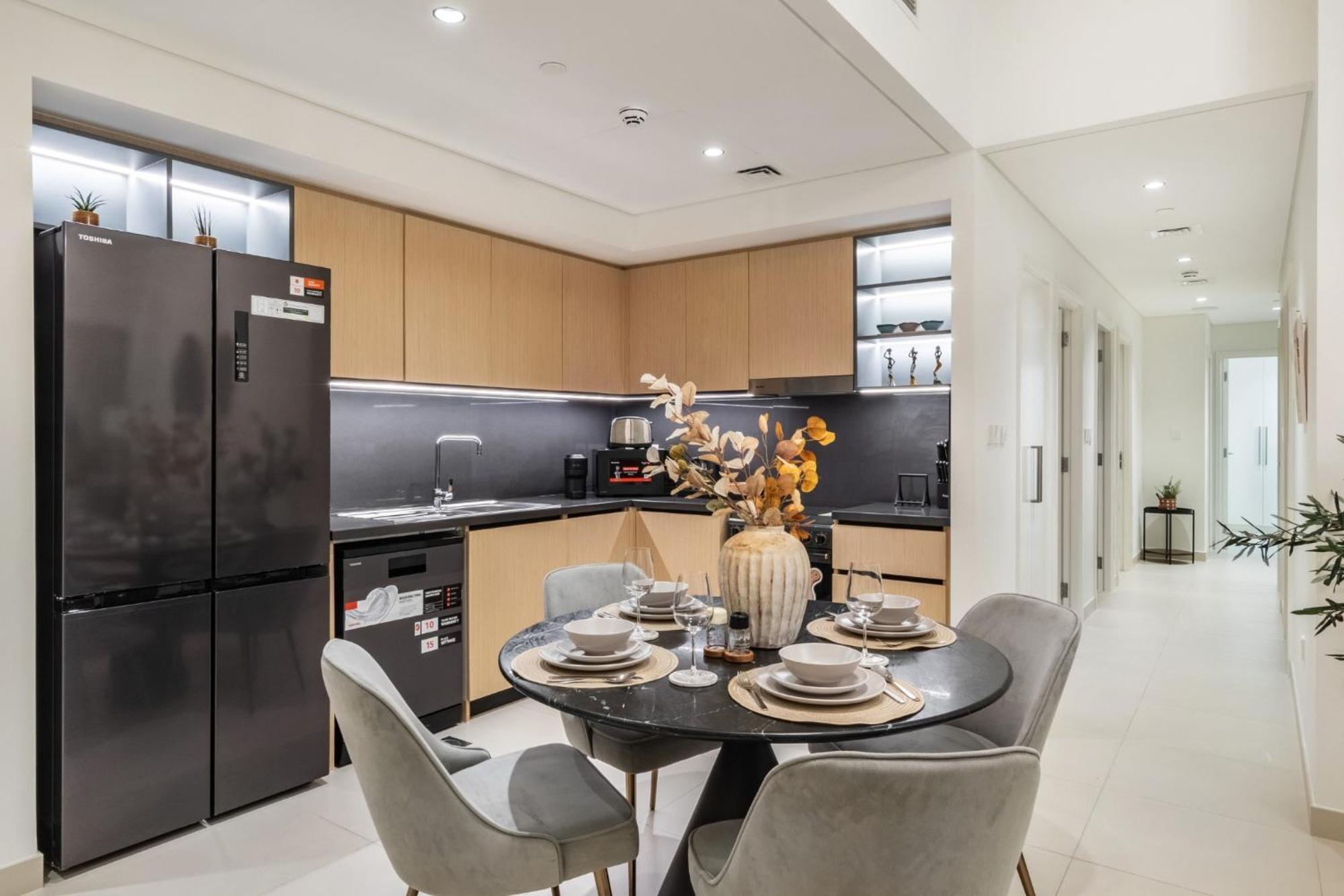 High Floor - Stylish Design - 3br+maids Apartment Dubai