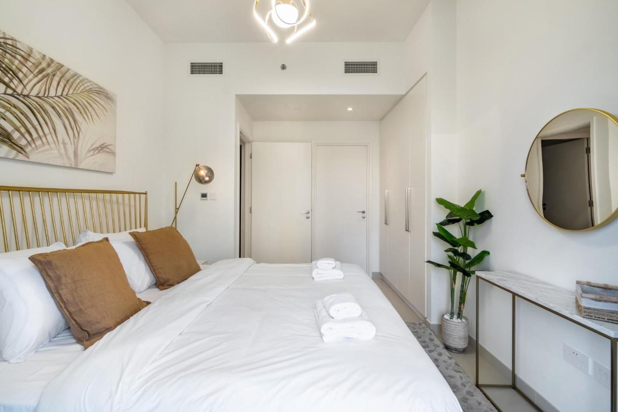 High Floor - Stylish Design - 3br+maids * Dubai
