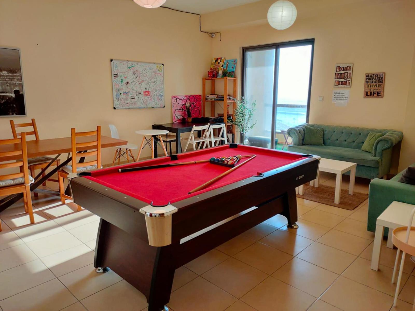 Bohemian Backpackers * Dubai