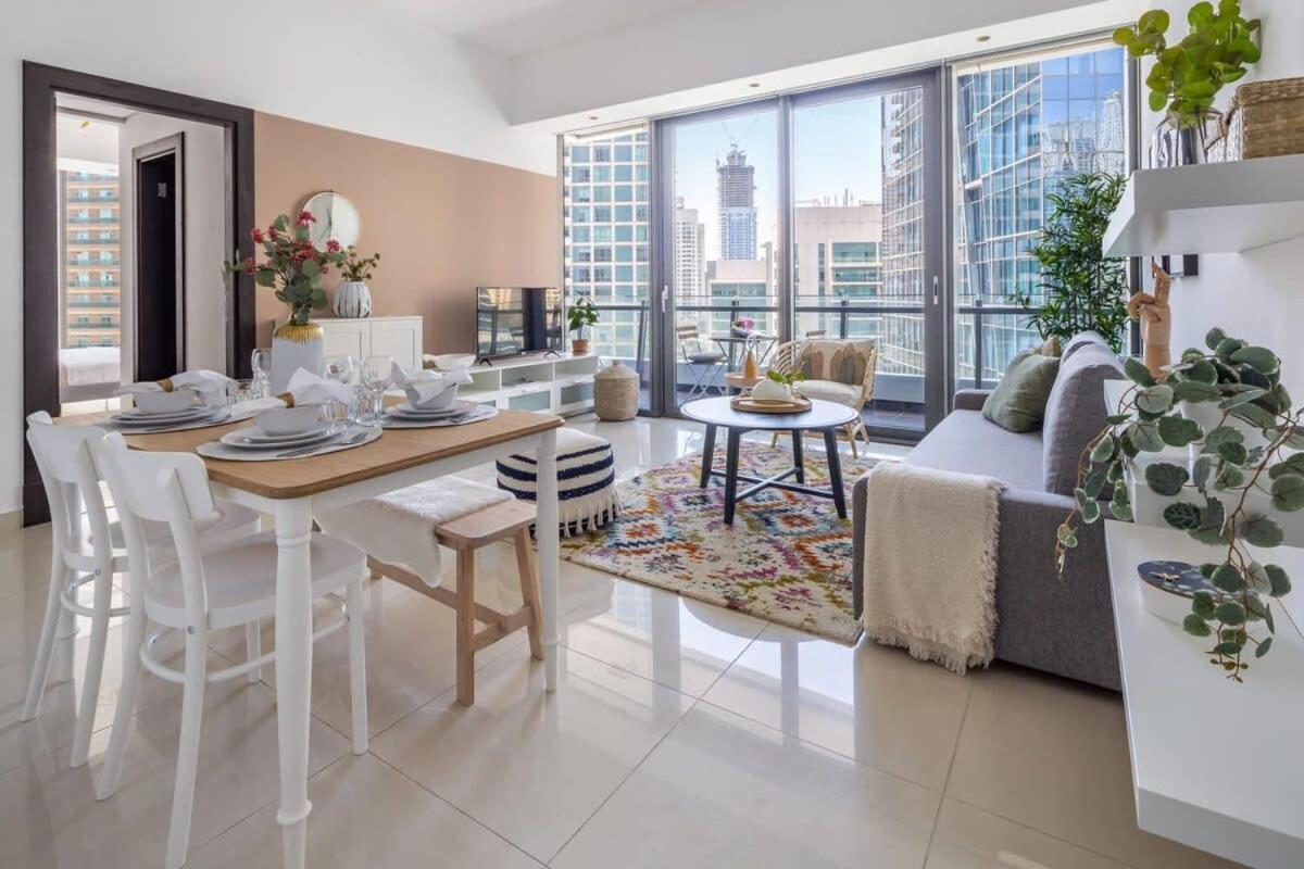 Frank Porter - Silverene Apartment Dubai