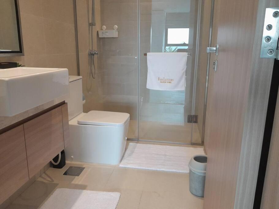 Apartment Brand New & Luxuriously Furnished 1 Bedroom *