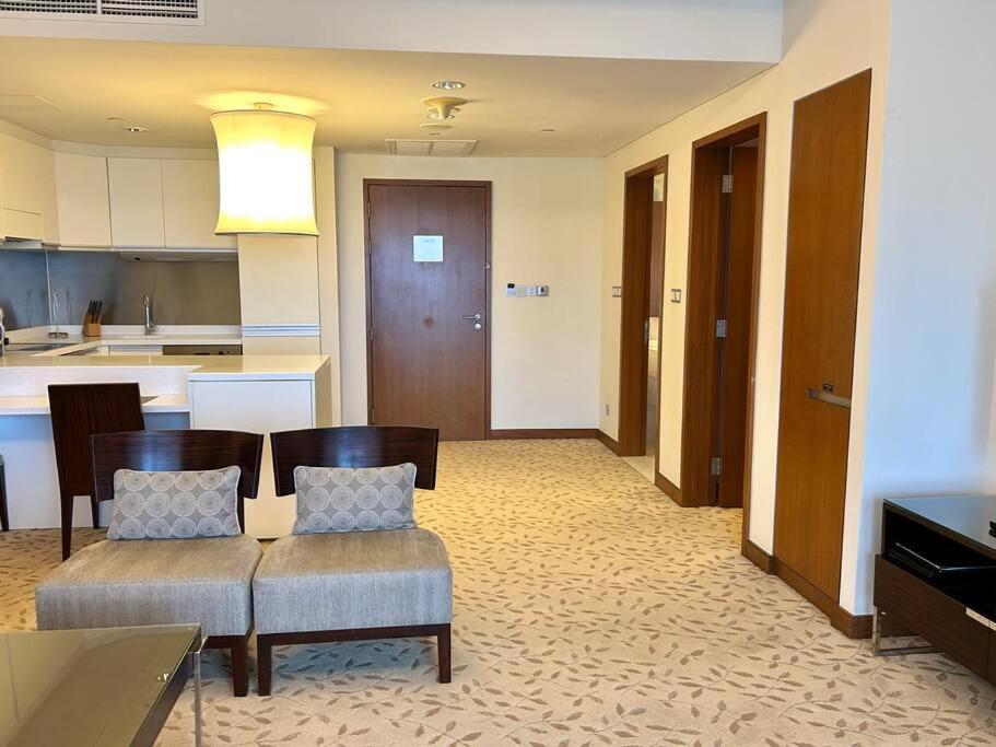 New! Luxury At The Address Mall Residences Apartment *