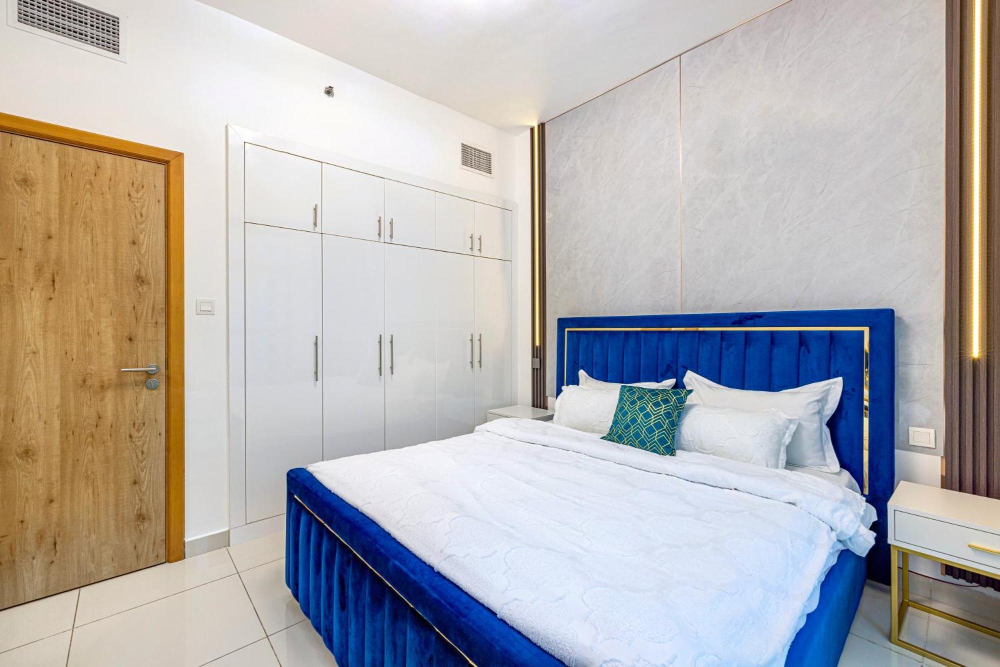 5 Star Beach Access Serviced Apartment: Marina Heart Apartment