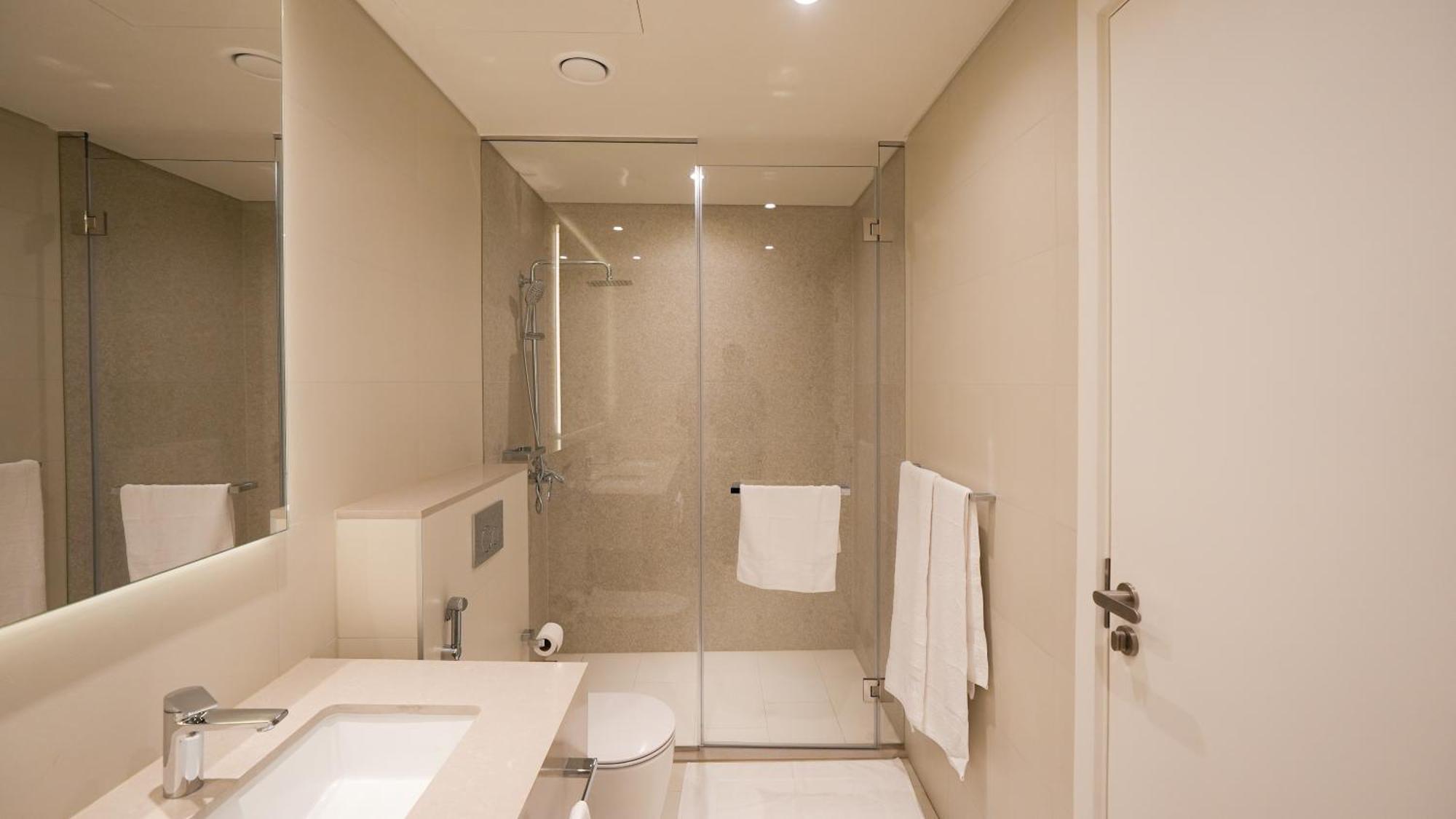 Spacious La Vie 3br With Private Access By Anw