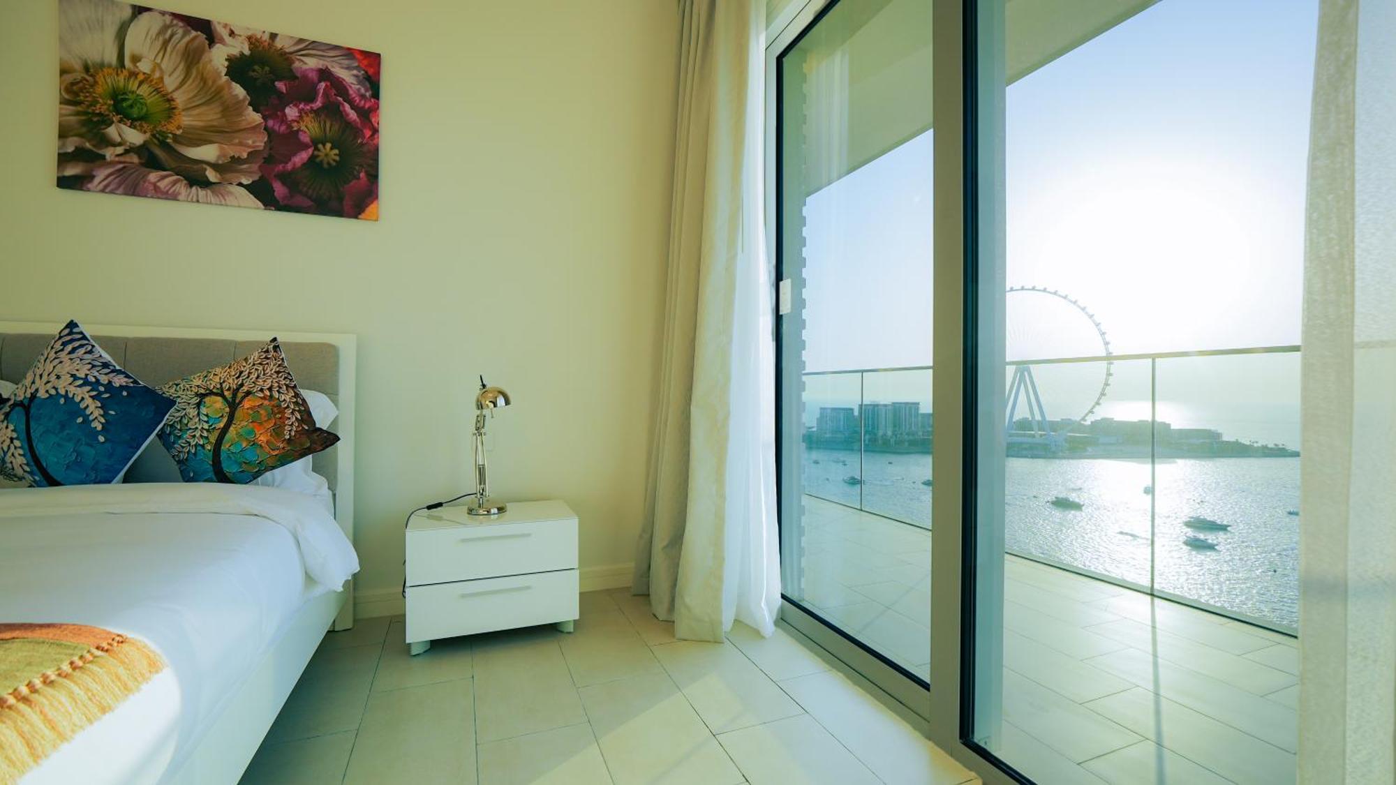 Apartment Spacious La Vie 3br With Private Access By Anw *